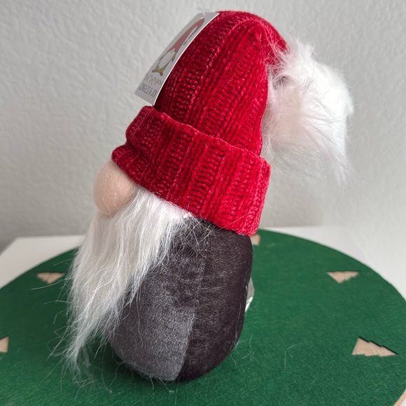 ❗️CUTE WINTER HOLIDAY CHRISTMAS RED BEANIE HAT GNOME - Picture 4 of 5